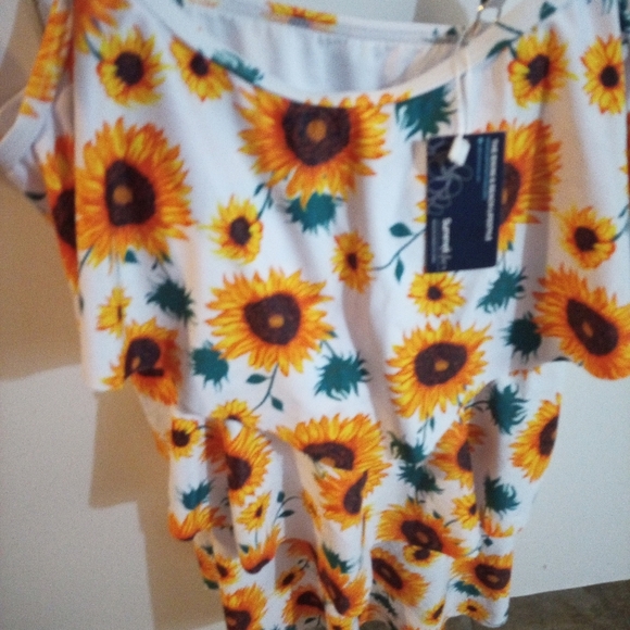 Sunflower Print Women's Tank Top - Picture 2 of 3